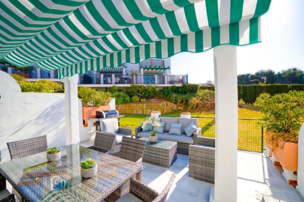 Feriehus Luxury With Games & Sea Views